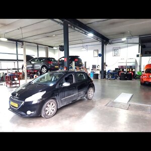 Garage Boerebach image 2