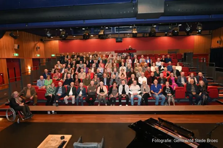 56 bruidsparen vieren 50-jarig huwelijksjubileum