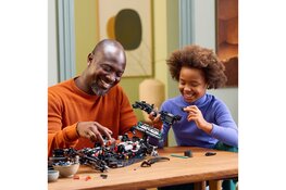 Met vader LEGO bouwen in het museum