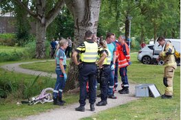 Hulpdiensten opgeroepen naar kinderfietsje naast de waterkant in Bovenkarspel
