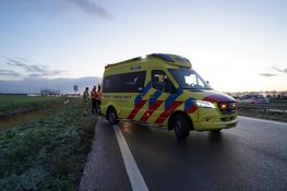 Gladheid treft West-Friesland: meerdere auto's te water en valpartijen