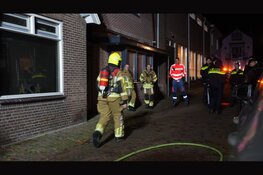 Accu vliegt in brand in woning. Flinke schade door roet en water