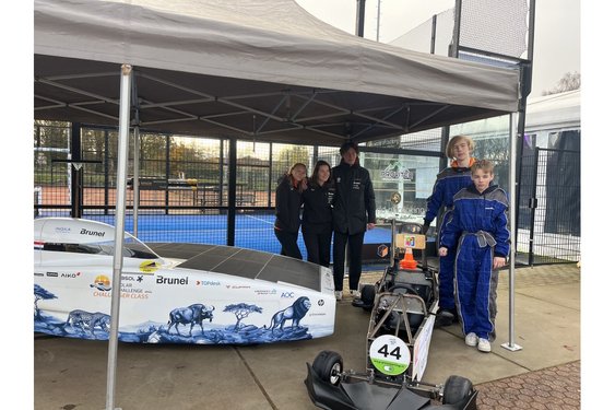 Technasiumleerlingen OSG West-Friesland laten basisschoolleerlingen techniek ontdekken op PET-event