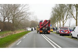 Persoon overleden na aanrijding tussen meerdere voertuigen op N307 bij Venhuizen