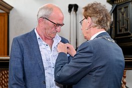 Per oldtimer naar een lintje: vijf inwoners onderscheiden in Stede Broec