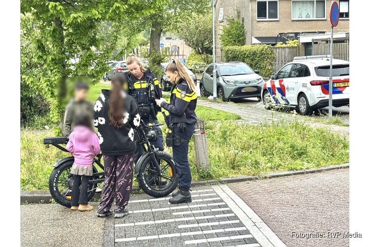 Aanrijding tussen fatbike en auto op de Hertog Albrechtstraat in Bovenkarspel