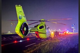 Twee auto's te water na ongeval op Drechterlandseweg
