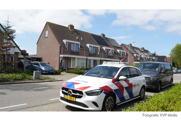 Twee overleden personen aangetroffen in woning Lutjebroek