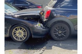 Aanhouding bij botsing tussen twee auto's op de Voetakkers (N506) in Lutjebroek