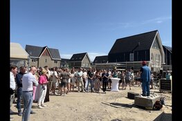 Feestelijke burenborrel laatste eiland Waterweide