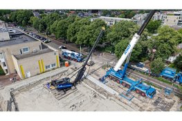 Heimachine kantelt tijdens bouwwerkzaamheden Bovenkarspel