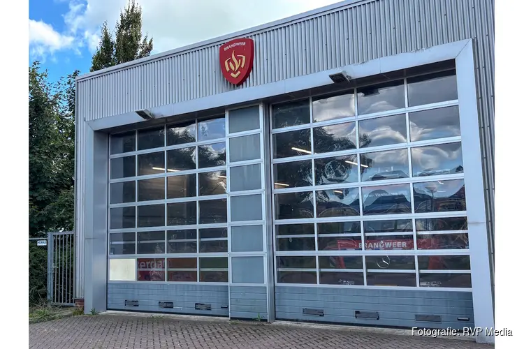 Inbreker(s) slaan toe bij brandweerkazerne aan de Koggeweg in Hem: Uitgebreid onderzoek ingesteld door de politie