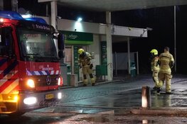 Medewerkster tankstation Bovenkarspel activeert onbedoeld brandalarm