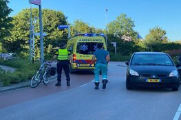 Fietser belandt in ziekenhuis na botsing met auto in Bovenkarspel