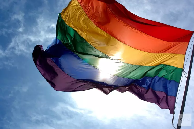 Stede Broec bekent kleurt in de regenboogweek
