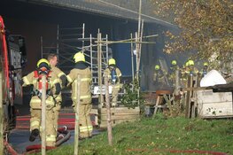 Brand in manege in Venhuizen snel onder controle