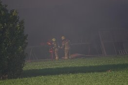 Brand in manege in Venhuizen snel onder controle