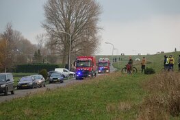 Uitslaande brand in Venhuizen, rook in wijde omgeving te zien