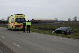 Automobilist naar ziekenhuis na ongeluk in Lutjebroek