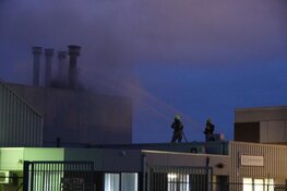 Uitslaande brand bij visbedrijf in Enkhuizen: één gewonde