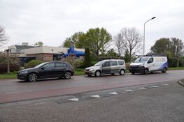 Botsing tussen drie auto's in Grootebroek