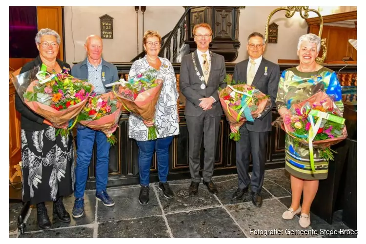 Vijf Koninklijke onderscheidingen uitgereikt