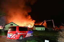 Grote uitslaande brand in Schellinkhout