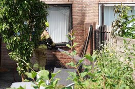 Korte buitenbrand in achtertuin in Grootebroek